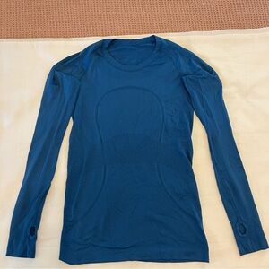Lululemon Long Sleeve Tee - Size 6